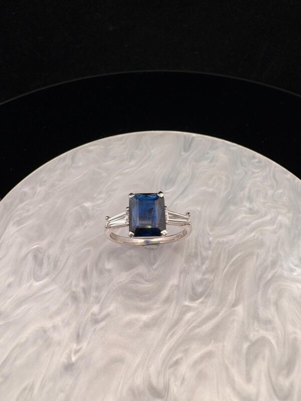 PLATINUM SAPPHIRE 1.87CT  & DIAMOND RING - Image 3